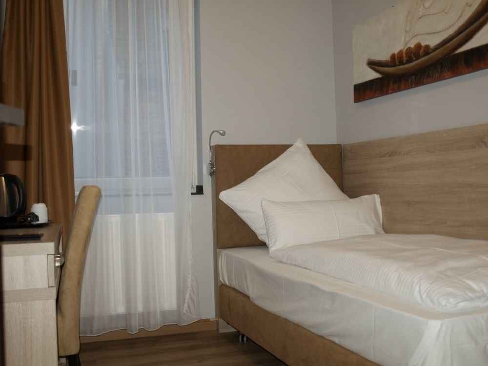 มินซ์ – ซิตี้โฮเทล Hotel อาเคิน ภายนอก รูปภาพ